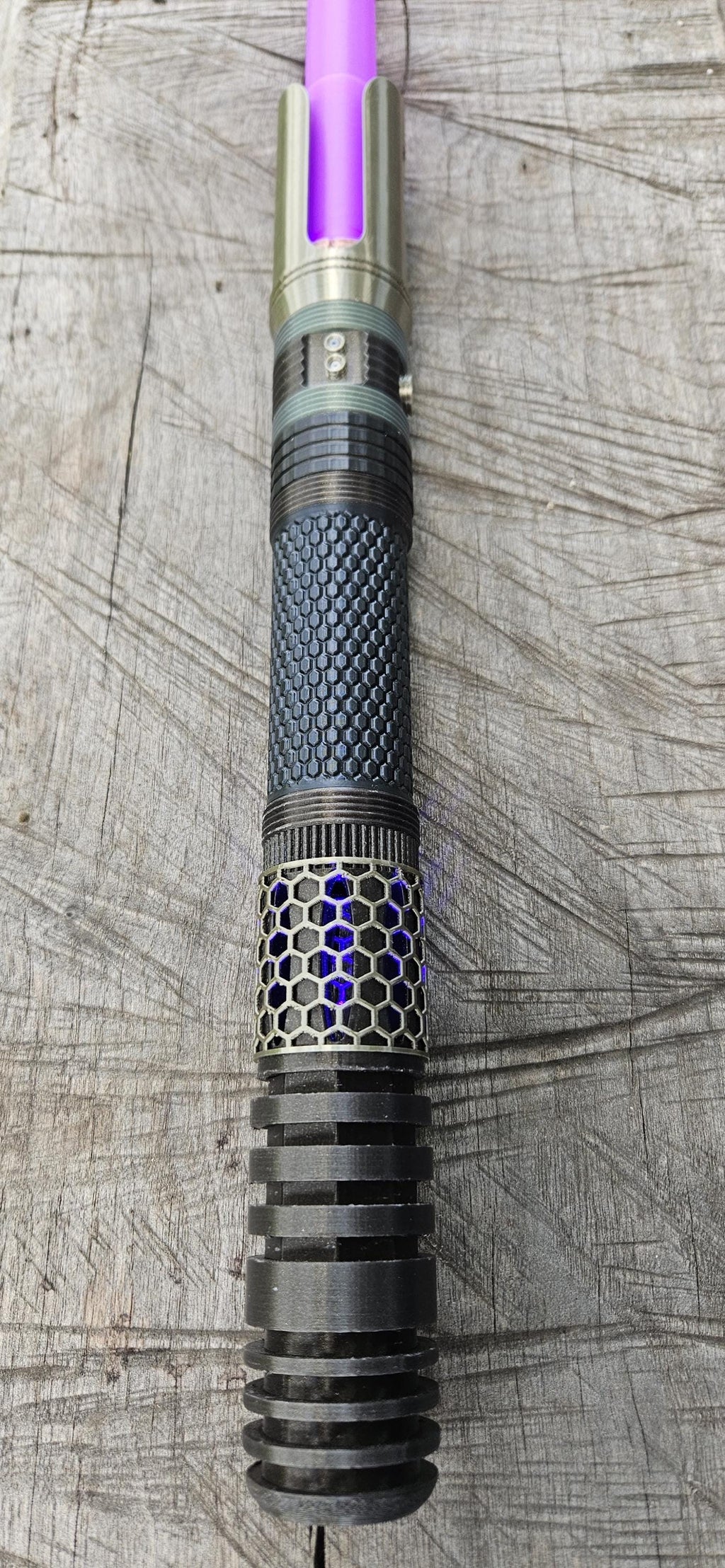 Elite Series Saber: Exposed Pommel Light Core, Blade Plug & Belt Clip