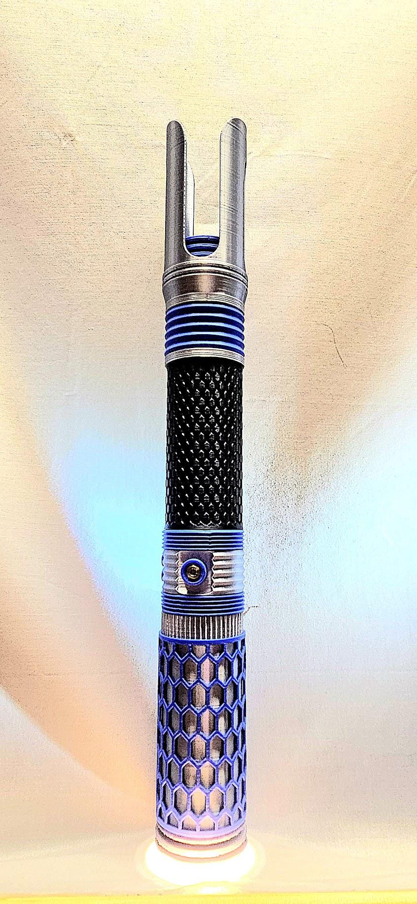 The Guardian Light up collapsible lightsaber!