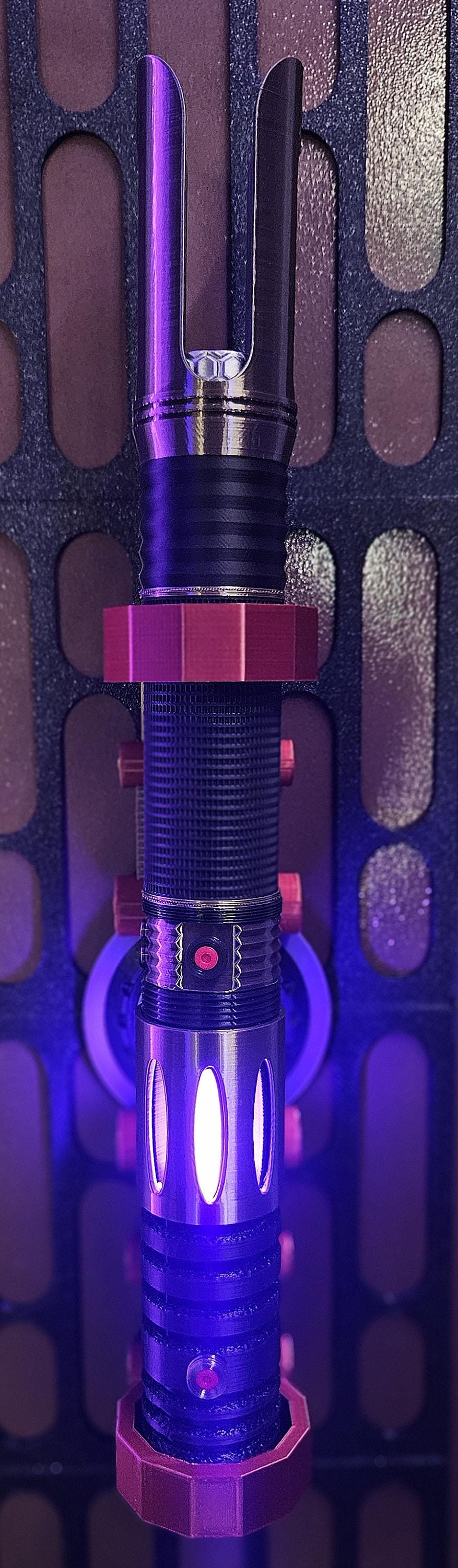 Elite Series Saber: Exposed Pommel Light Core, Blade Plug & Belt Clip