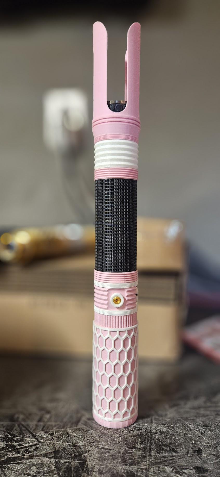 The Guardian Light up collapsible lightsaber!