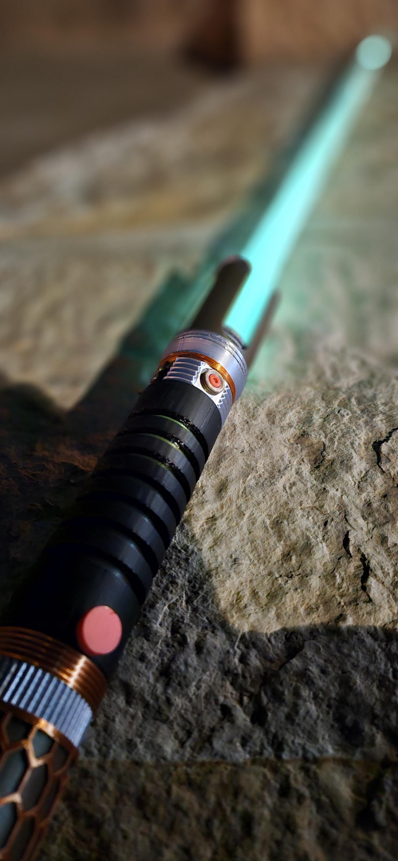The Guardian Light up collapsible lightsaber!