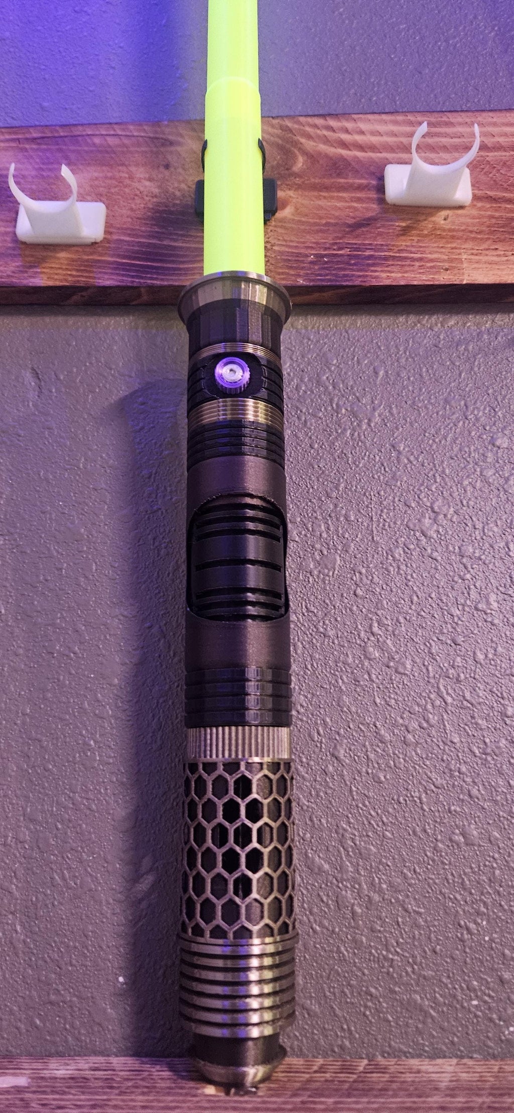 The Warden Light up collapsible lightsaber!